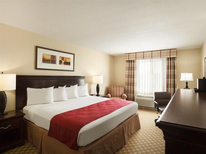& - By Ihg Barstow