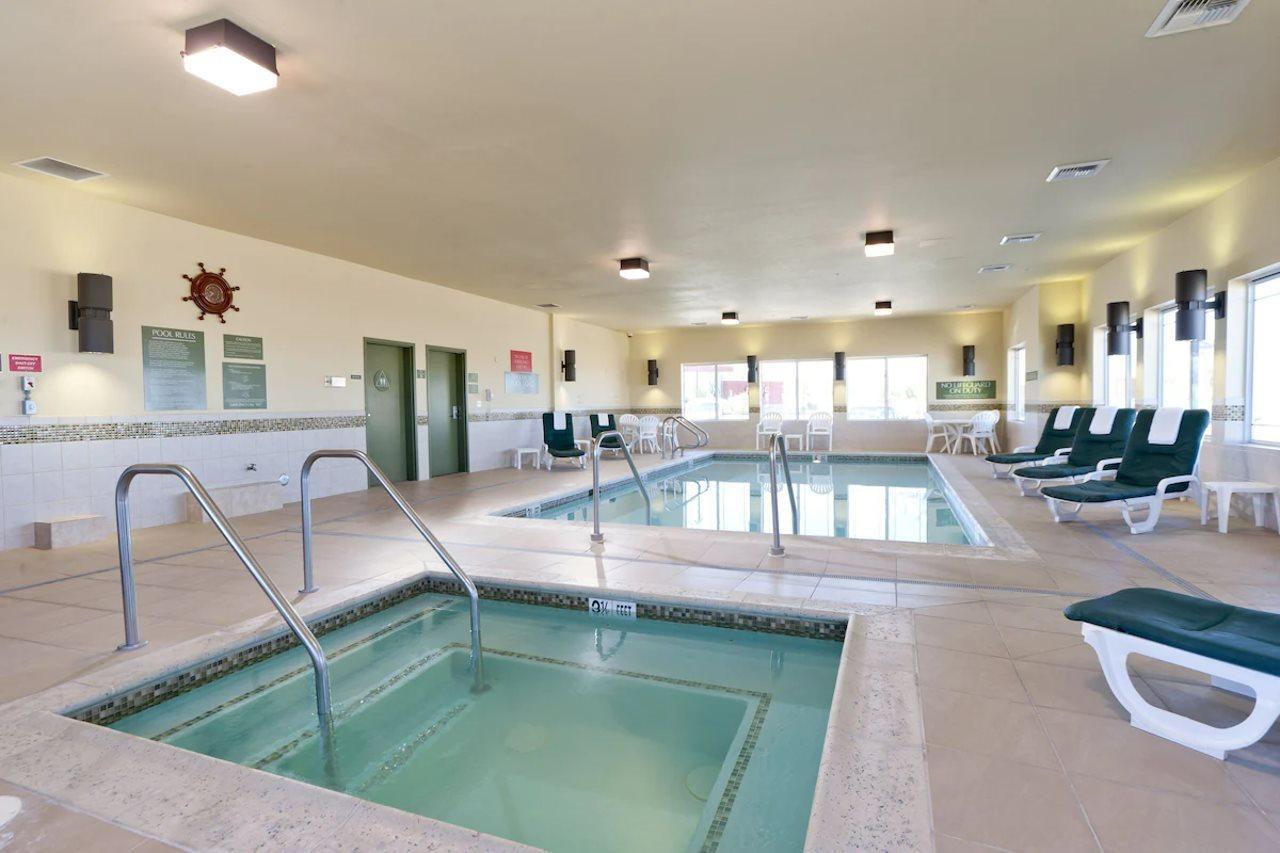 & - By Ihg 3* Barstow