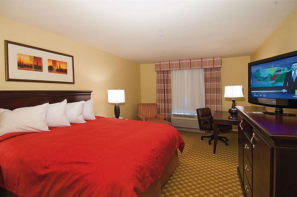 & - By Ihg 3* Barstow