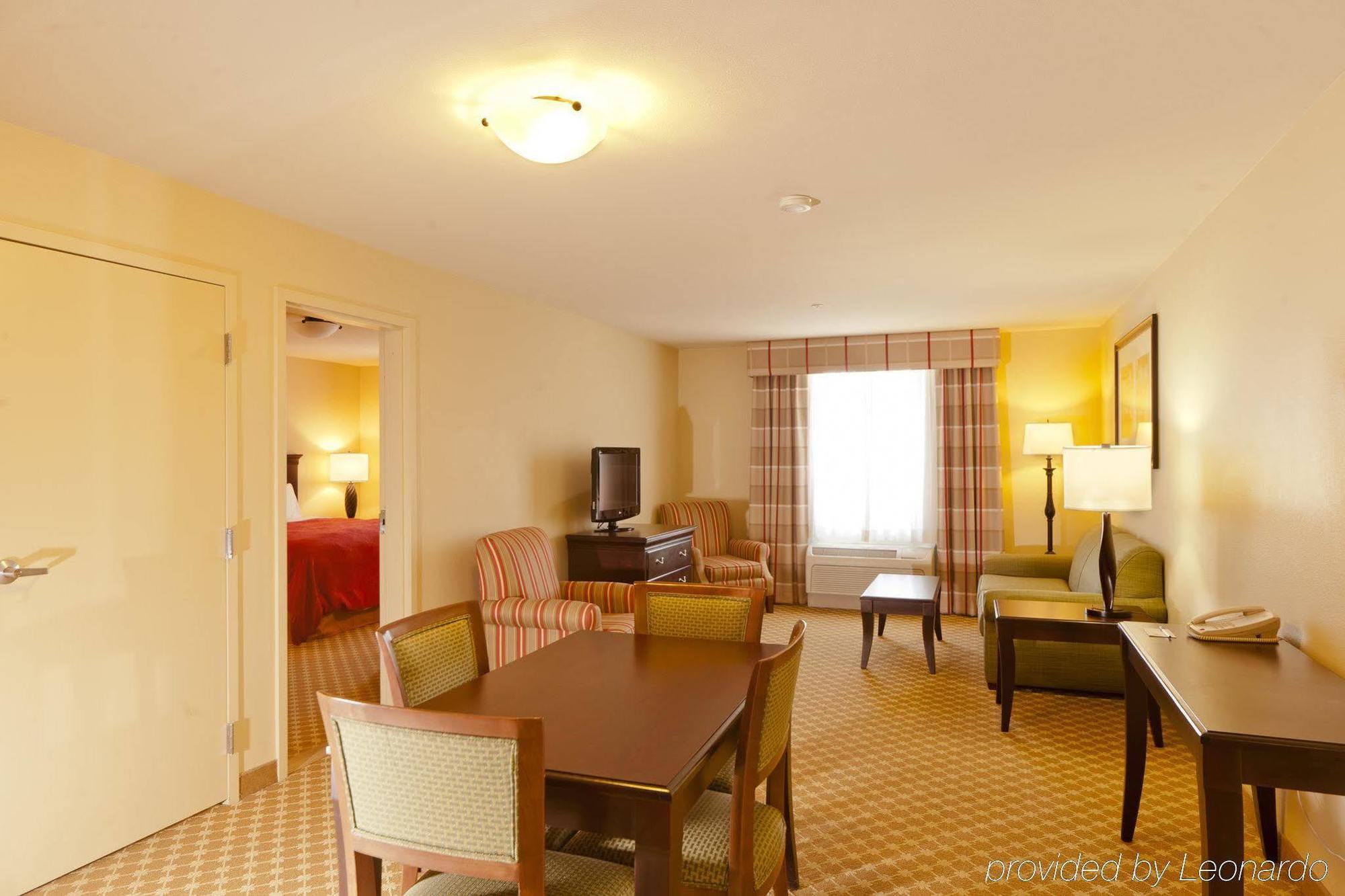 & - By Ihg Barstow