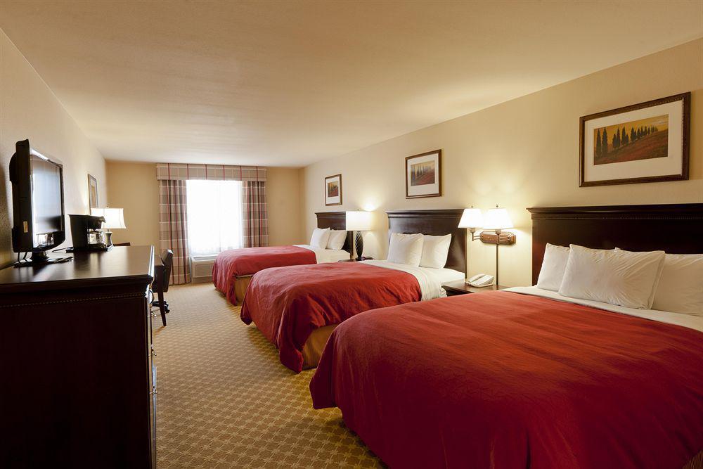 & - By Ihg 3* Barstow